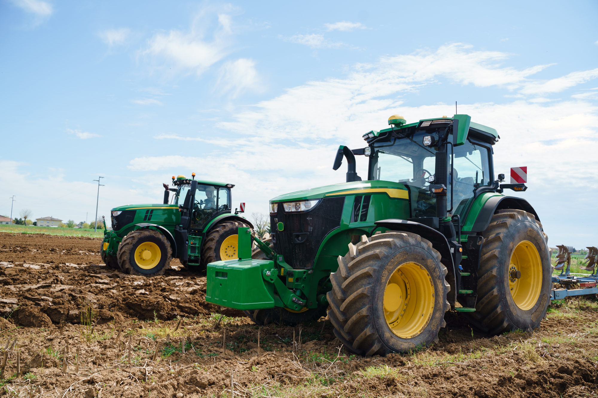 Tractores agrícolas en campo con TAG ONE